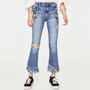 MID-RISE MINI FLARE JEANS